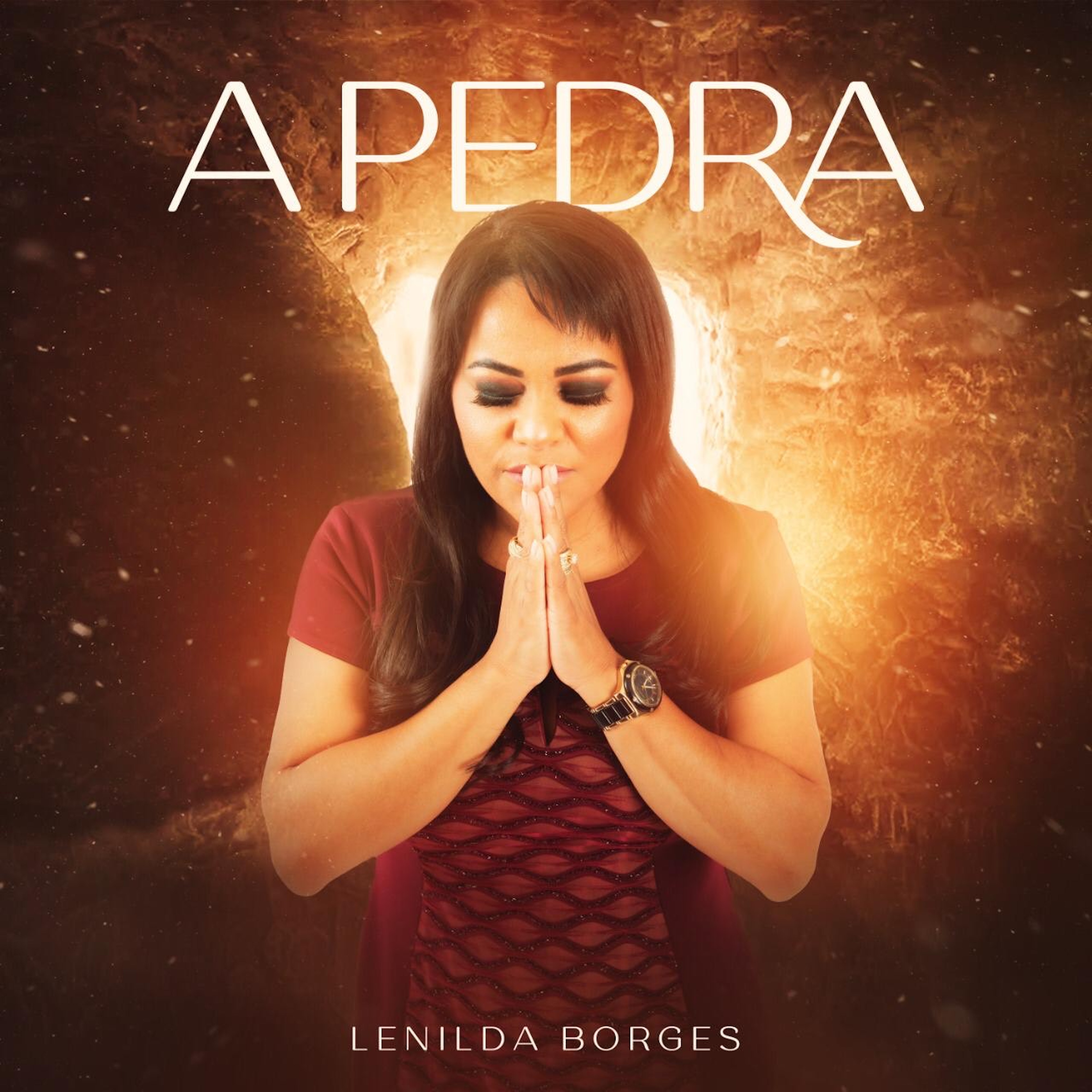 Lenilda Borges lança “A Pedra” que nos convida  a remover as pedras que nos afastam do milagre